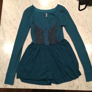 Size M Free People Teal Henley
